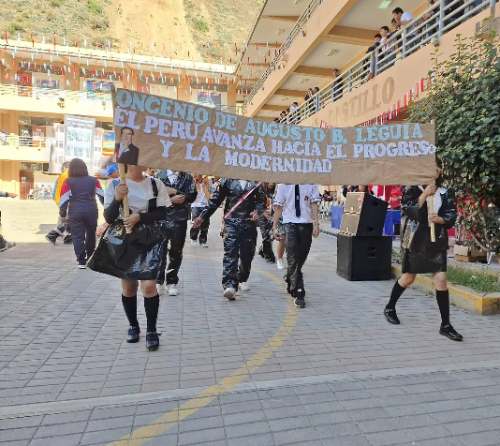 Docentes de CC.SS. celebraron el V Ecopasacalle 2026 en Ambo.