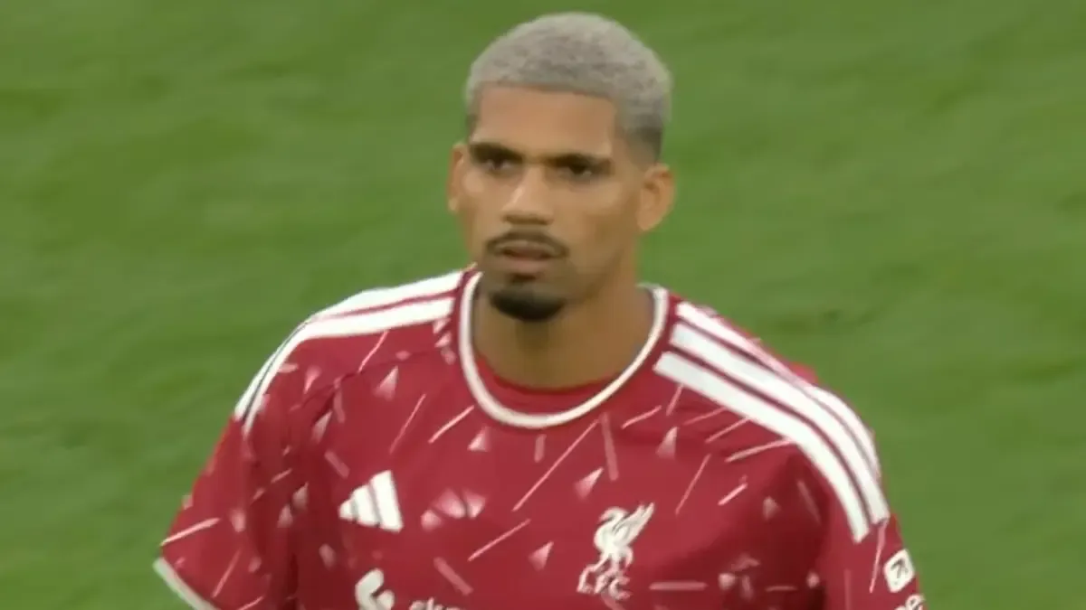 Ronald Araujo debuta con el Liverpool en amistoso ante el Como