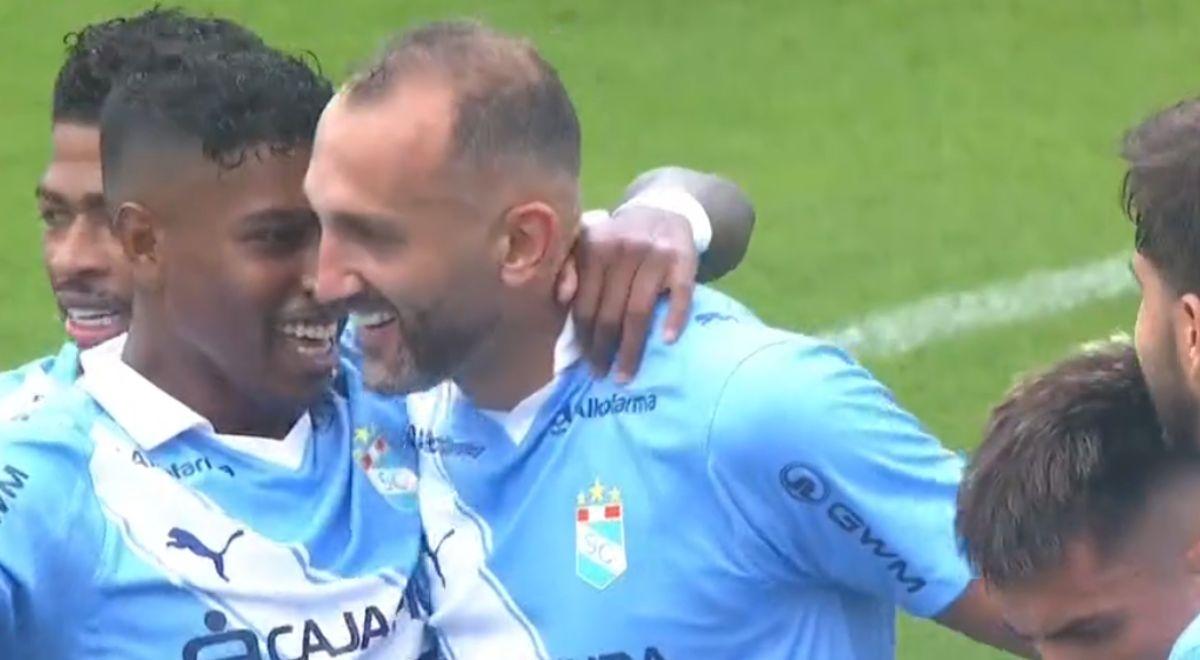Hernán Barcos anota el 2-0 de Sporting Cristal ante Sport Huancayo