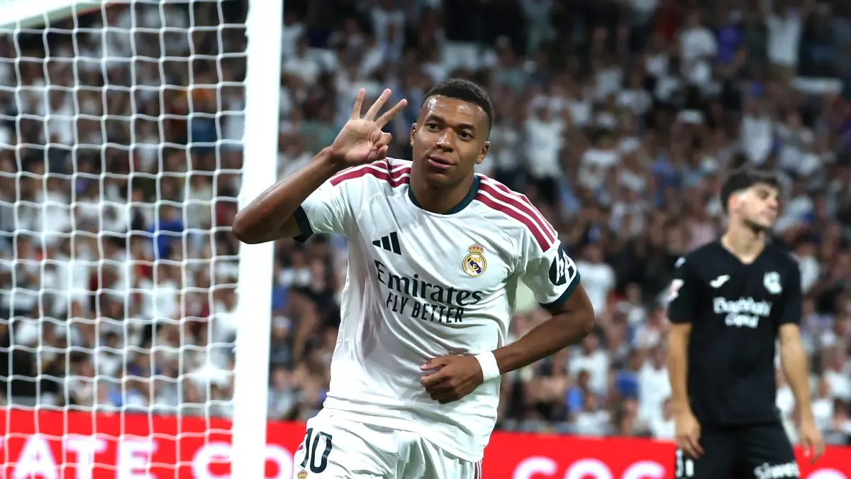 Mbappé firma un hat trick y el Real Madrid golea a la Real Sociedad