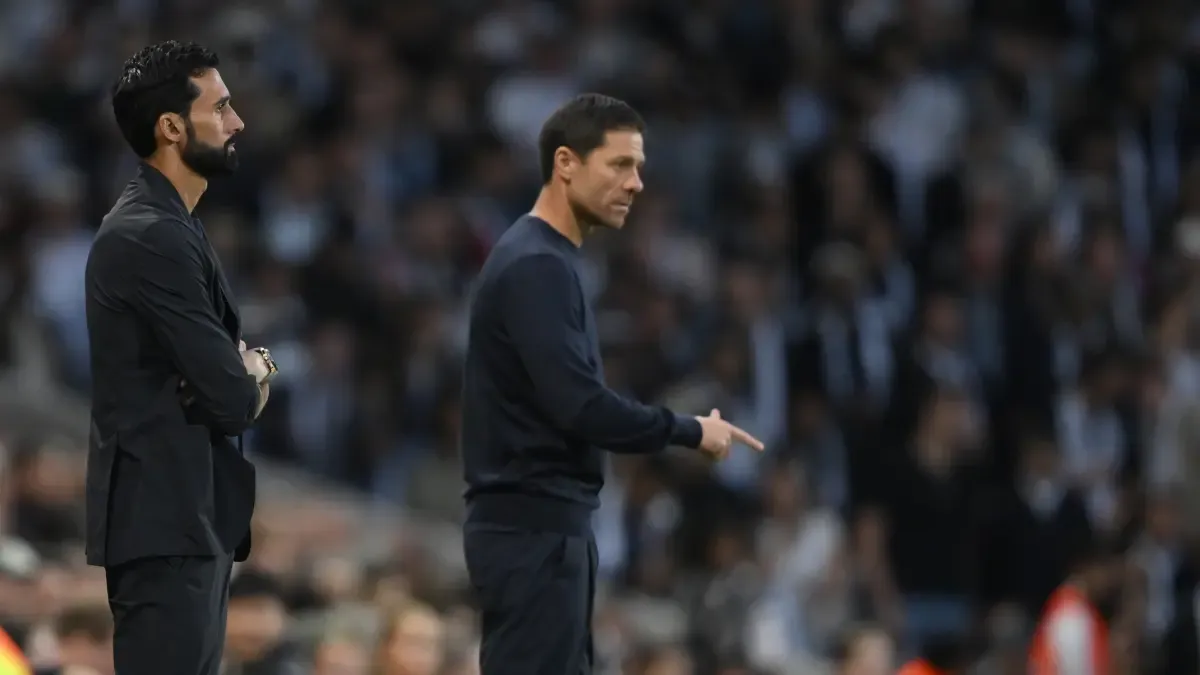 Xabi Alonso vence a Arbeloa en el duelo de extécnicos del Real Madrid en la Premier