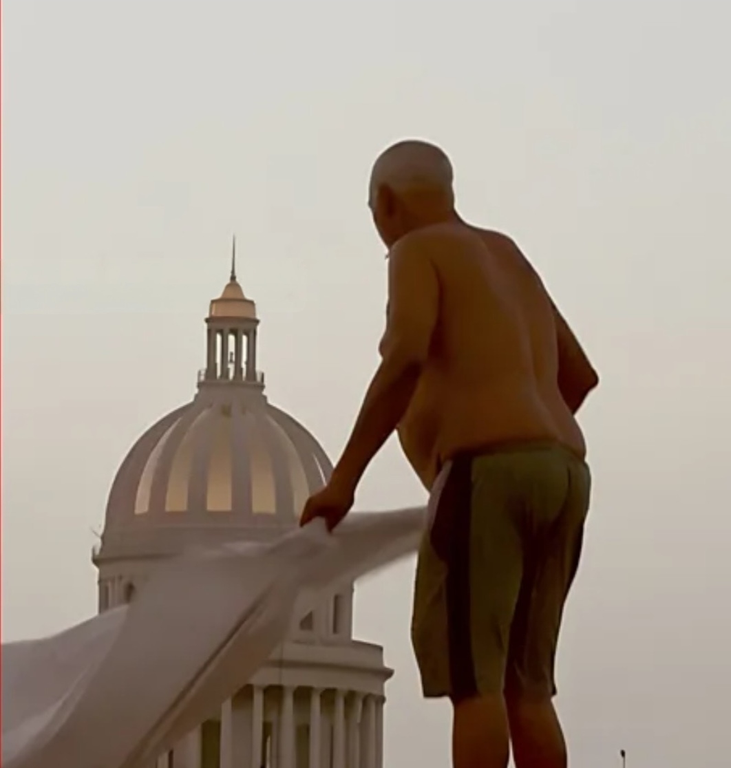 Cubanos convierten azoteas en dormitorios ante el calor y los apagones
