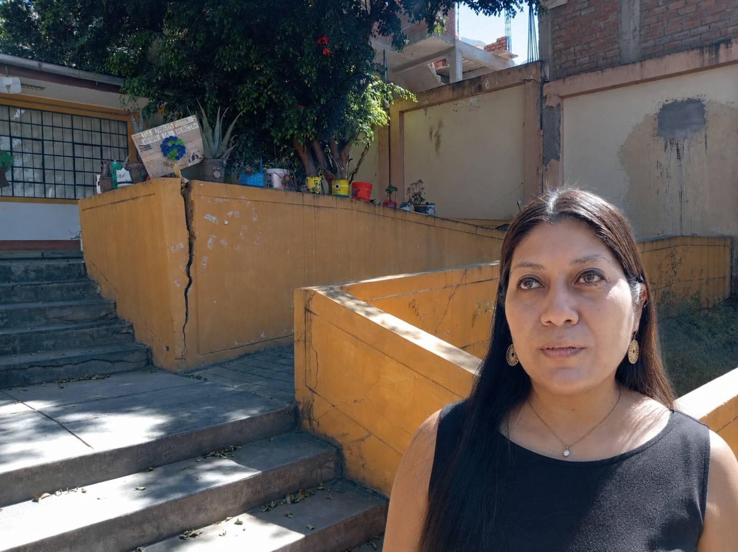 Niños siguen en clases en el Jardín 223 de Colpa Baja pese a grietas; inspección fiscal fue suspendida