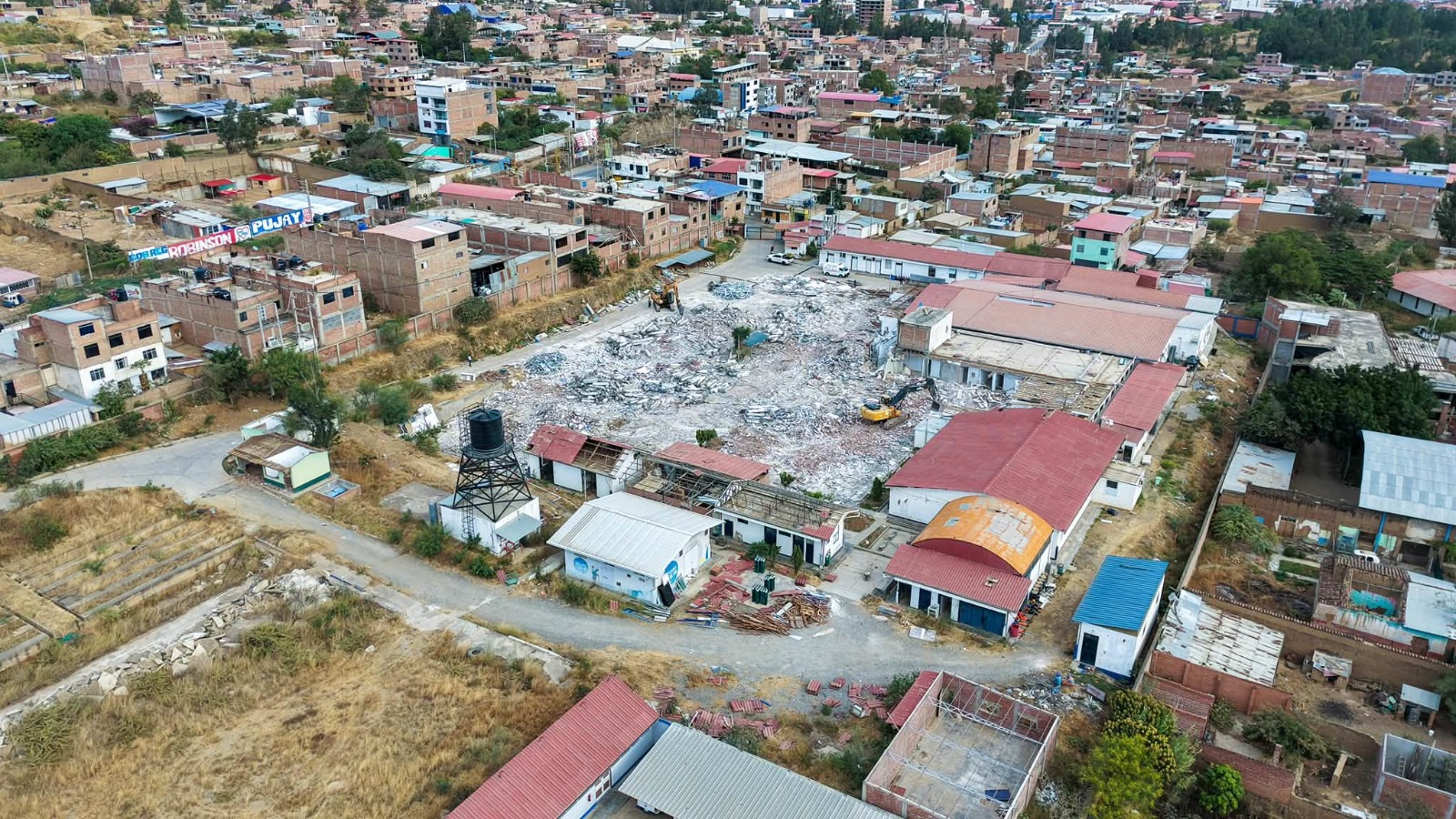 Hospital oncológico avanza con código de la posta, cifras cambiantes y expediente por concluir