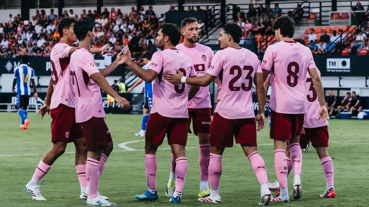 Valencia cierra la pretemporada con triunfo 2-0 ante el Hércules