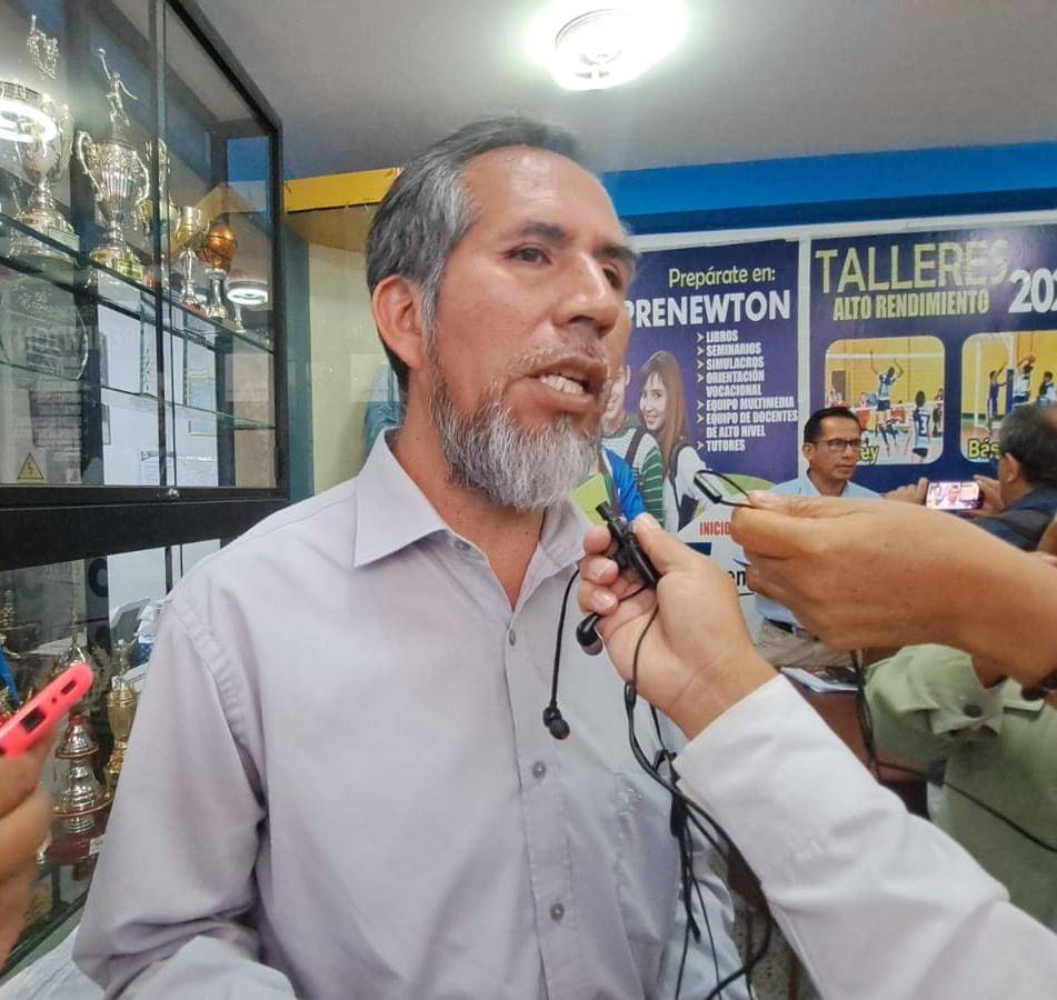 Fisher Justiniano plantea cambiar la enseñanza escolar para impulsar ciencia e innovación