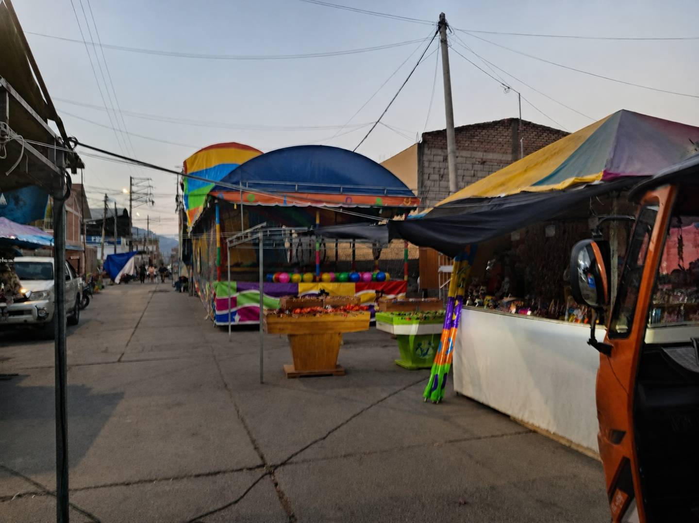 Juegos vuelven a ocupar vía despejada para evacuar la feria de Viña del Río