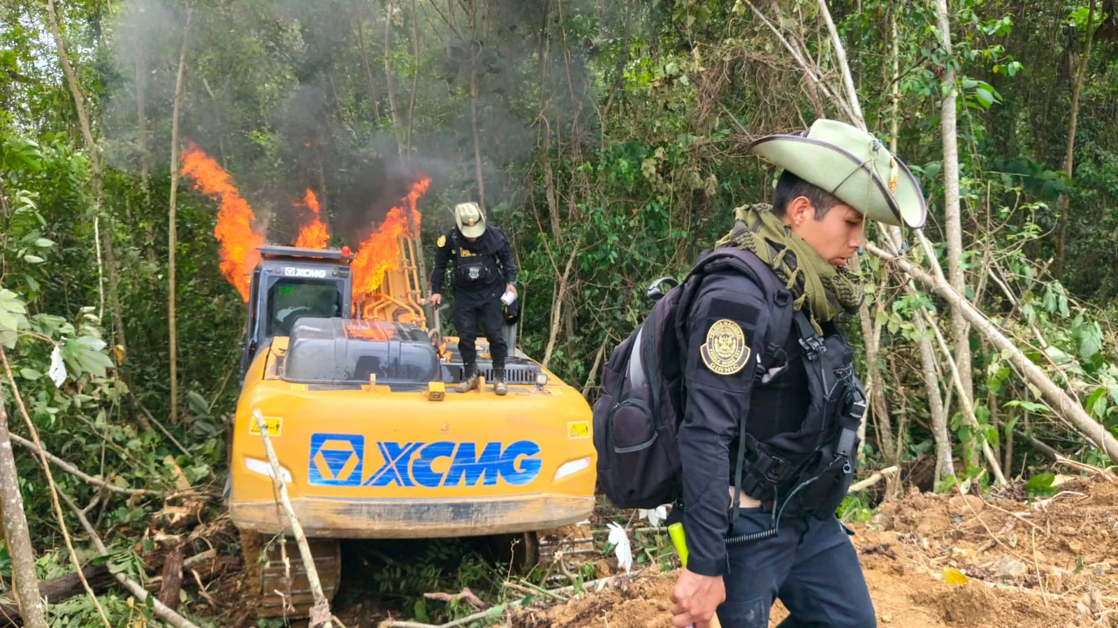 Operativo en Puerto Inca detecta 30 hectáreas afectadas y campamentos con internet satelital