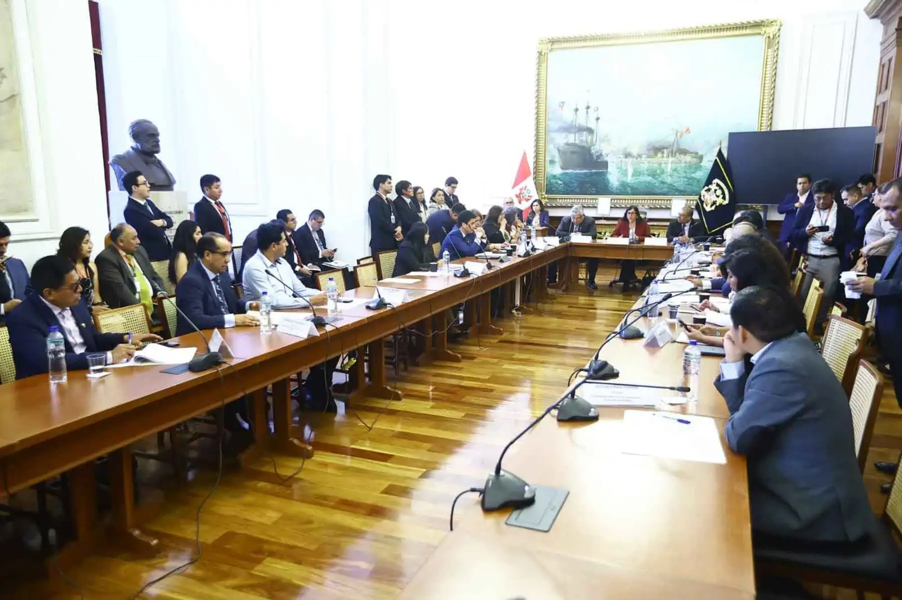 Comisión de Constitución en sesión permanente para evaluar facultades legislativas