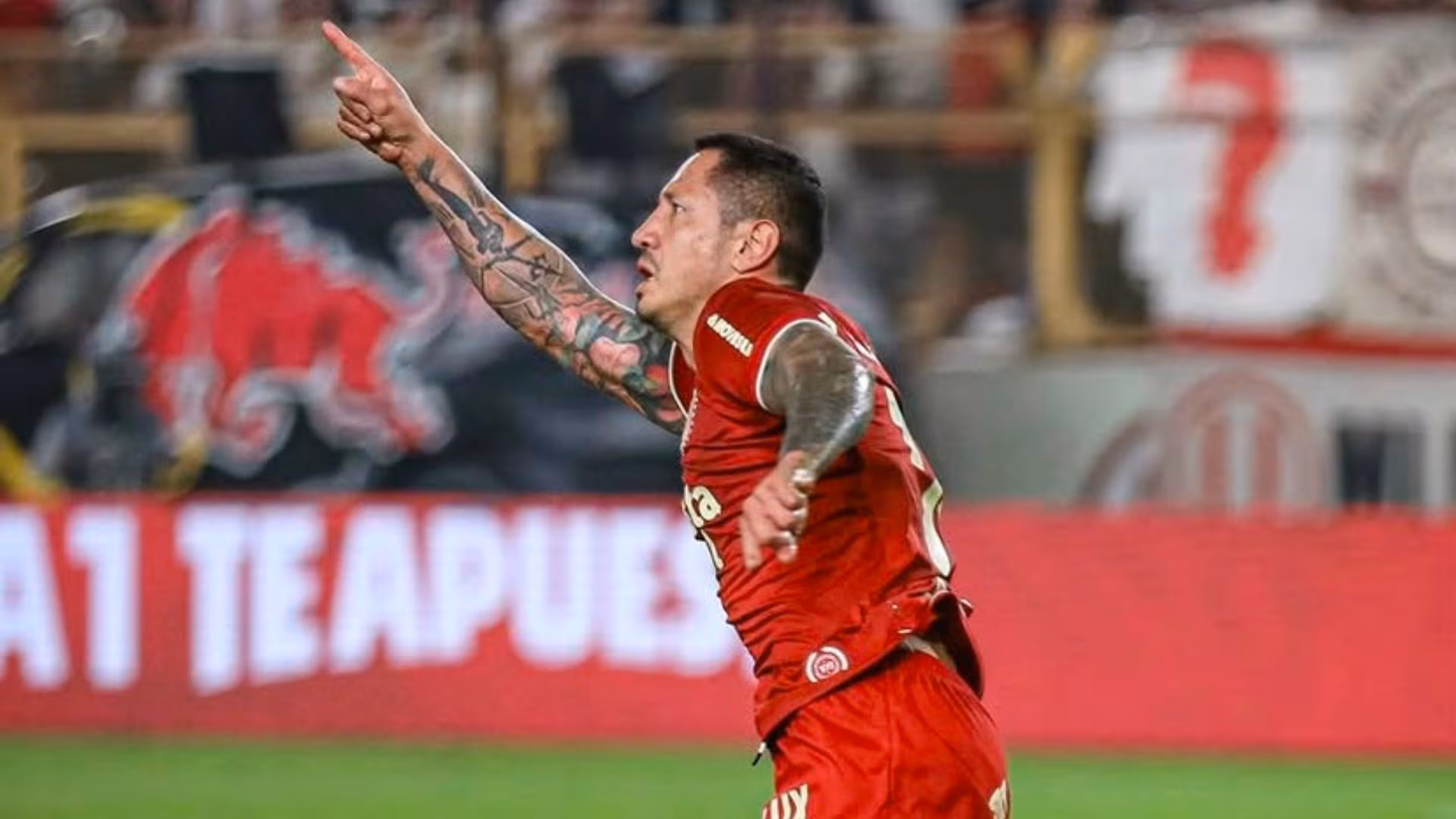 Serie A saluda el arranque goleador de Lapadula con Universitario: “¿Se escucha, ‘crema’?”