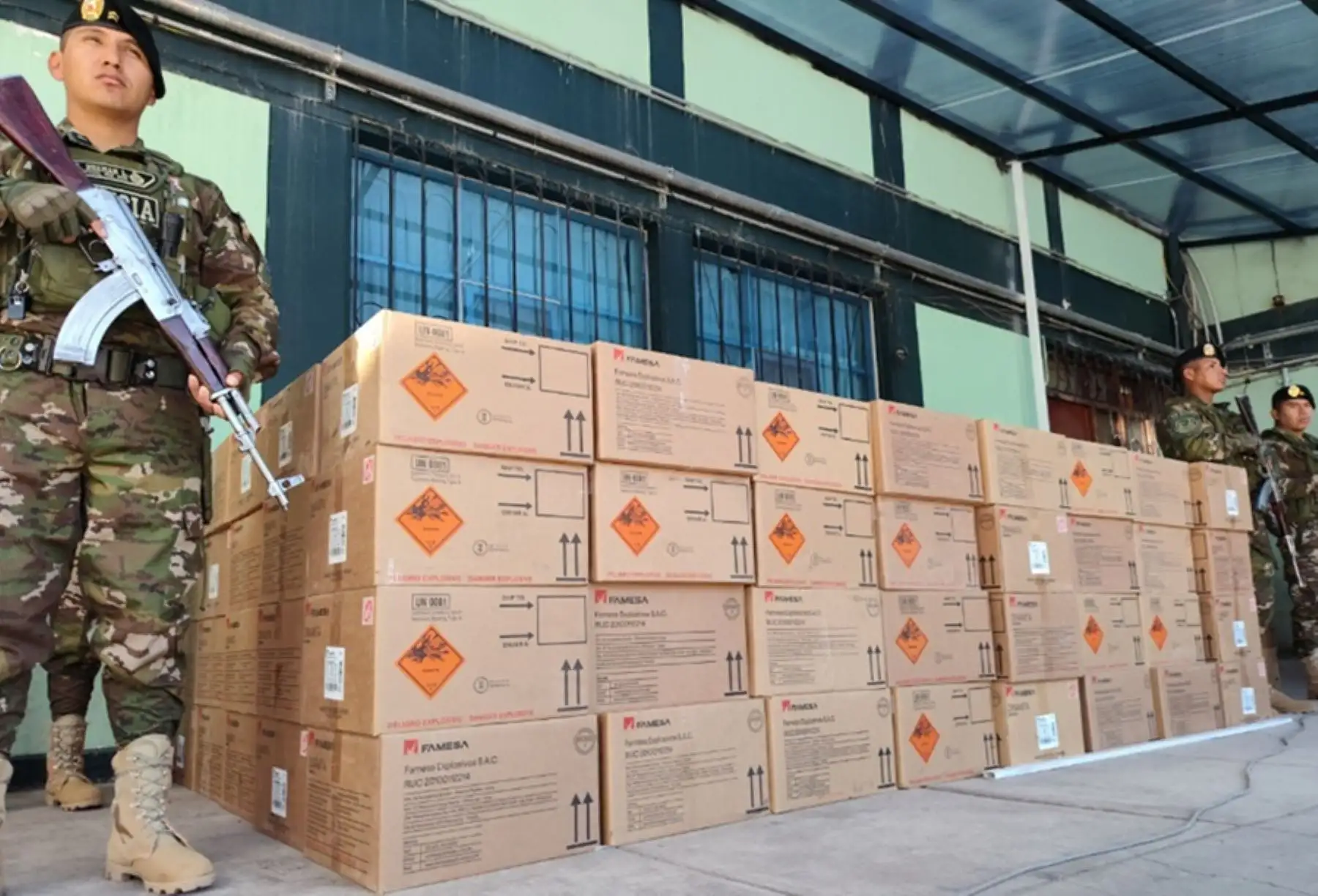 Cusco: PNP incauta 208 cajas de explosivos destinados a minería ilegal