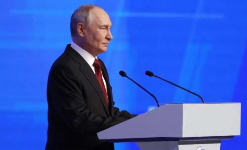 Putin asegura controlar crisis de combustible agravada por ataques ucranianos