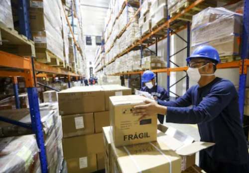 Hallan más de siete millones de jeringas y medicamentos vencidos en almacenes del Minsa