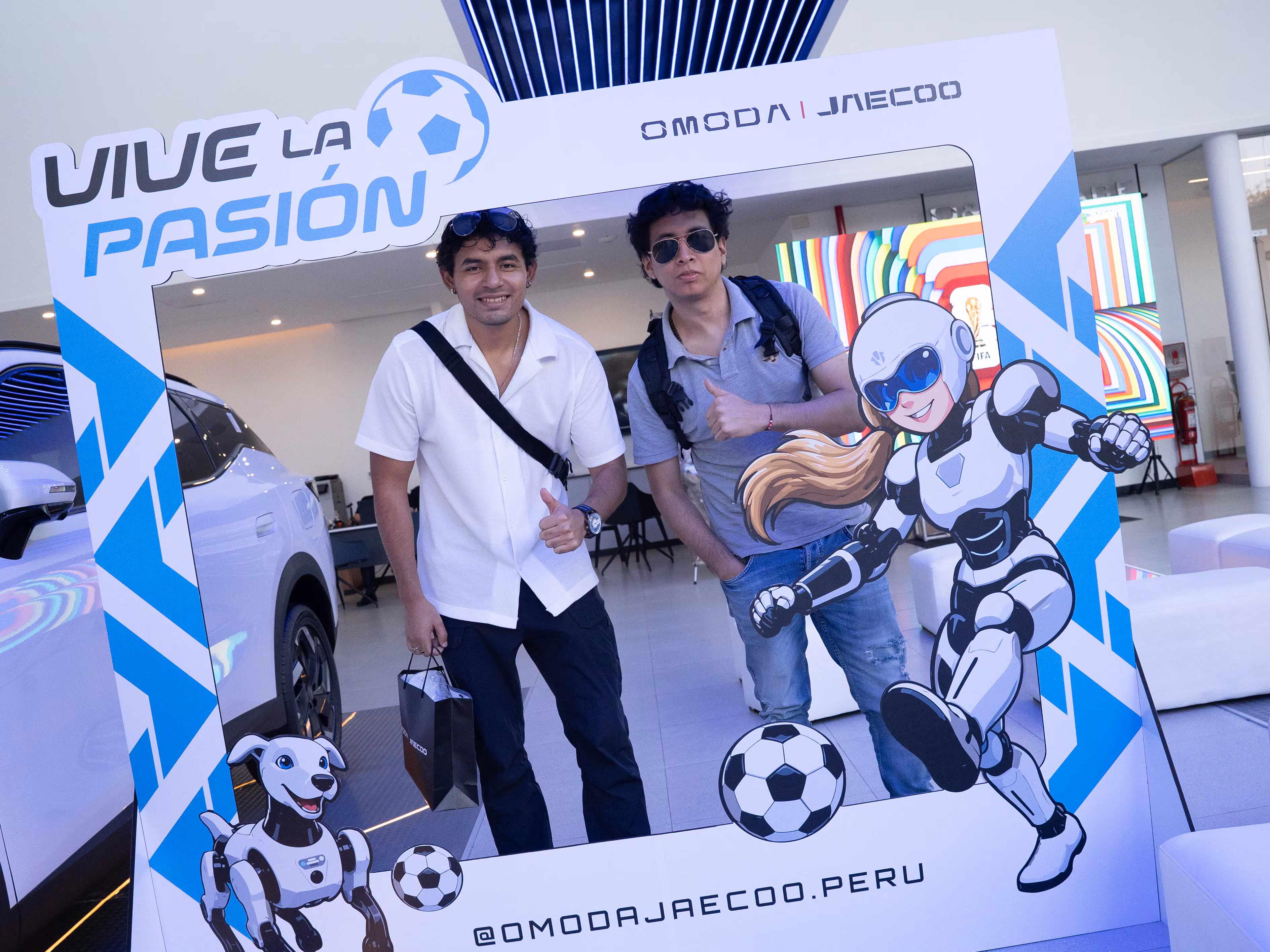 Omoda & Jaecoo convierte sus tiendas en espacios de entretenimiento durante el Mundial