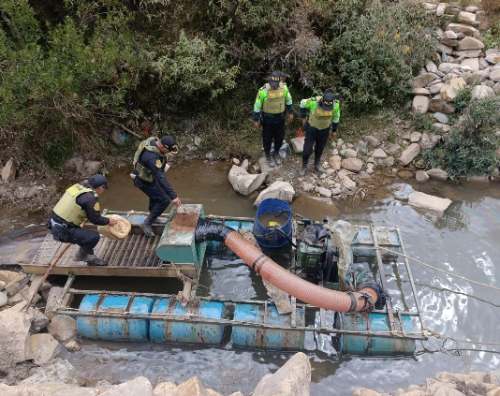 Policía destruye dragas y equipos valorizados en S/60 mil durante operativo en Huamalíes