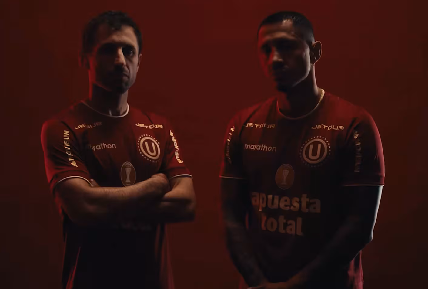 Universitario presentó camiseta conmemorativa por sus 102 años