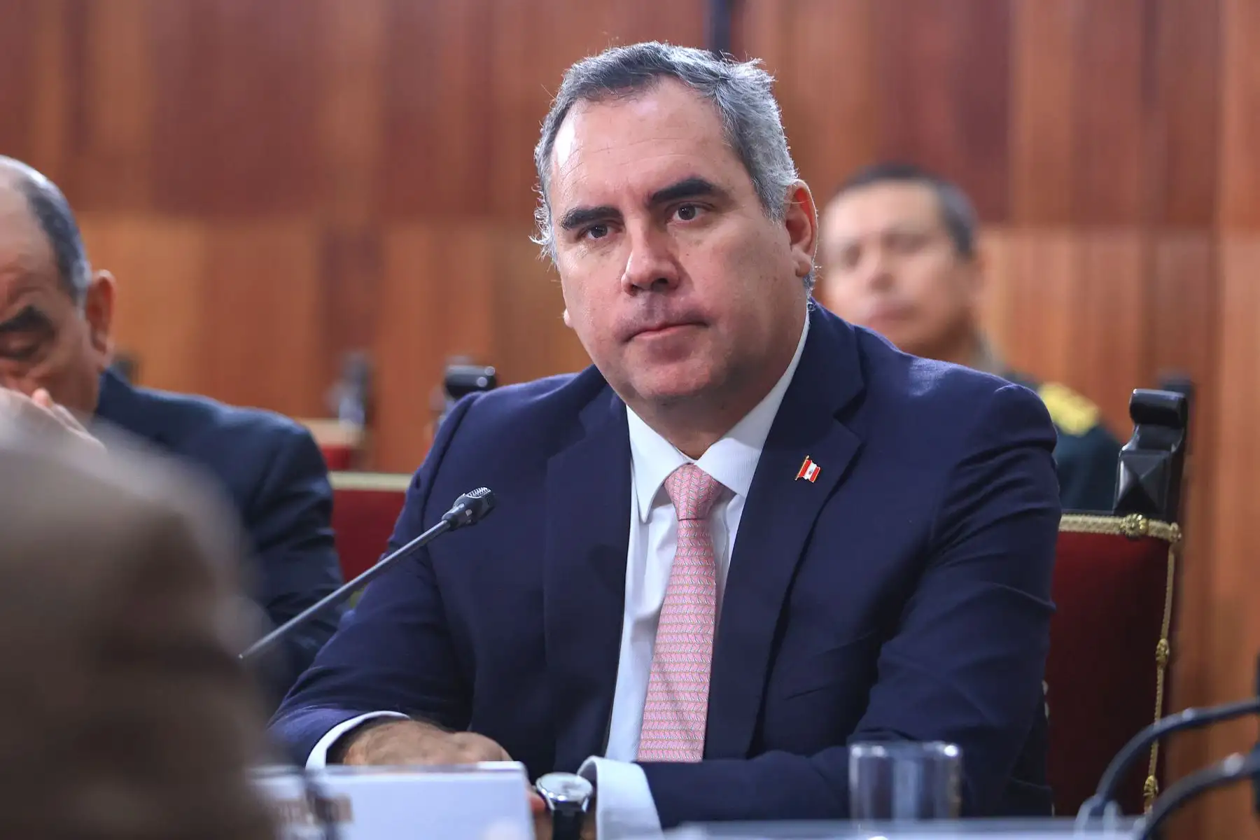 Ministro de Defensa: se implementan centros de retención temporal para extranjeros