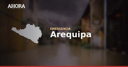 Derrumbe en Ocoña bloquea la Panamericana Sur y deja vehículos varados en Arequipa