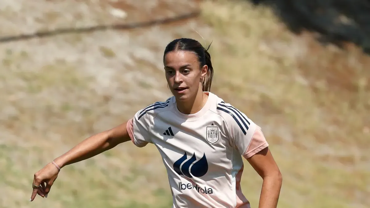 Clara Serrajordi se lesiona con la Sub-20 y vuelve a Barcelona