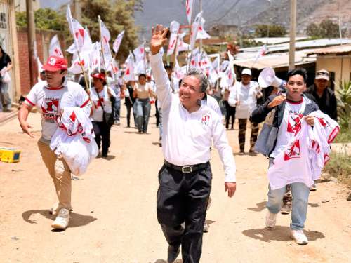 Enrique Pulgar realiza recorrido por Jancao y recibe muestras de apoyo