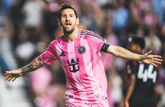 Messi alcanza los 100 goles