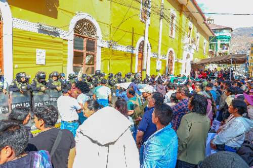 Pillao y Las Moras llegaron a reclamar obras distintas y terminaron enfrentados frente a la Municipalidad