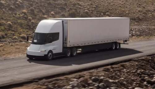 Tesla inicia producción a gran escala del Semi y apunta a 50.000 camiones eléctricos al año
