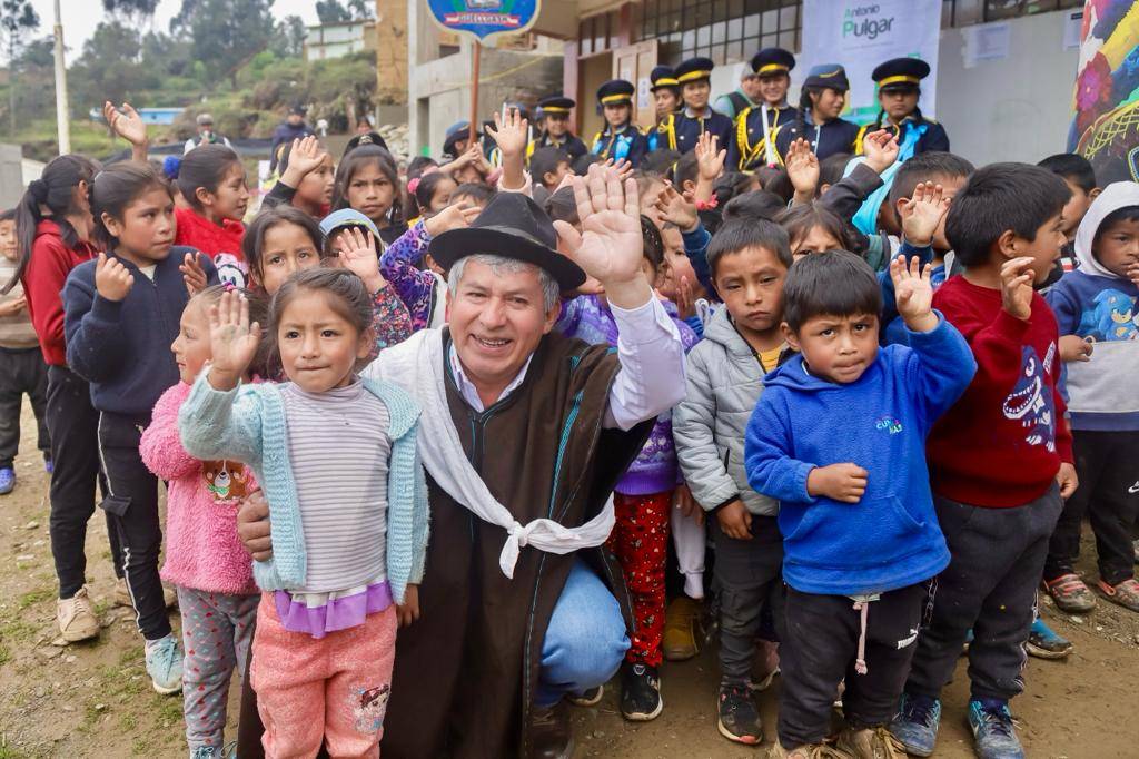 Guellgash exige culminar colegio iniciado en 2020 y denuncia que alumnos siguen en locales comunales