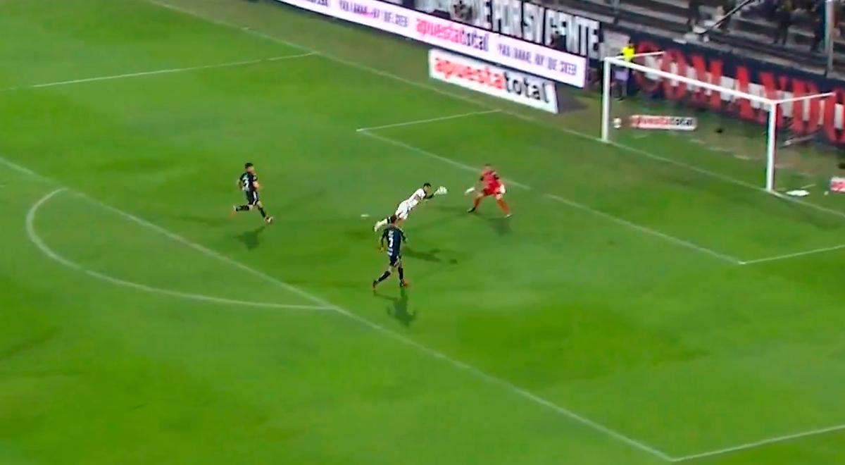 Luis Ramos anotó de 'palomita' en el amistoso Alianza Lima vs Palestino en Matute