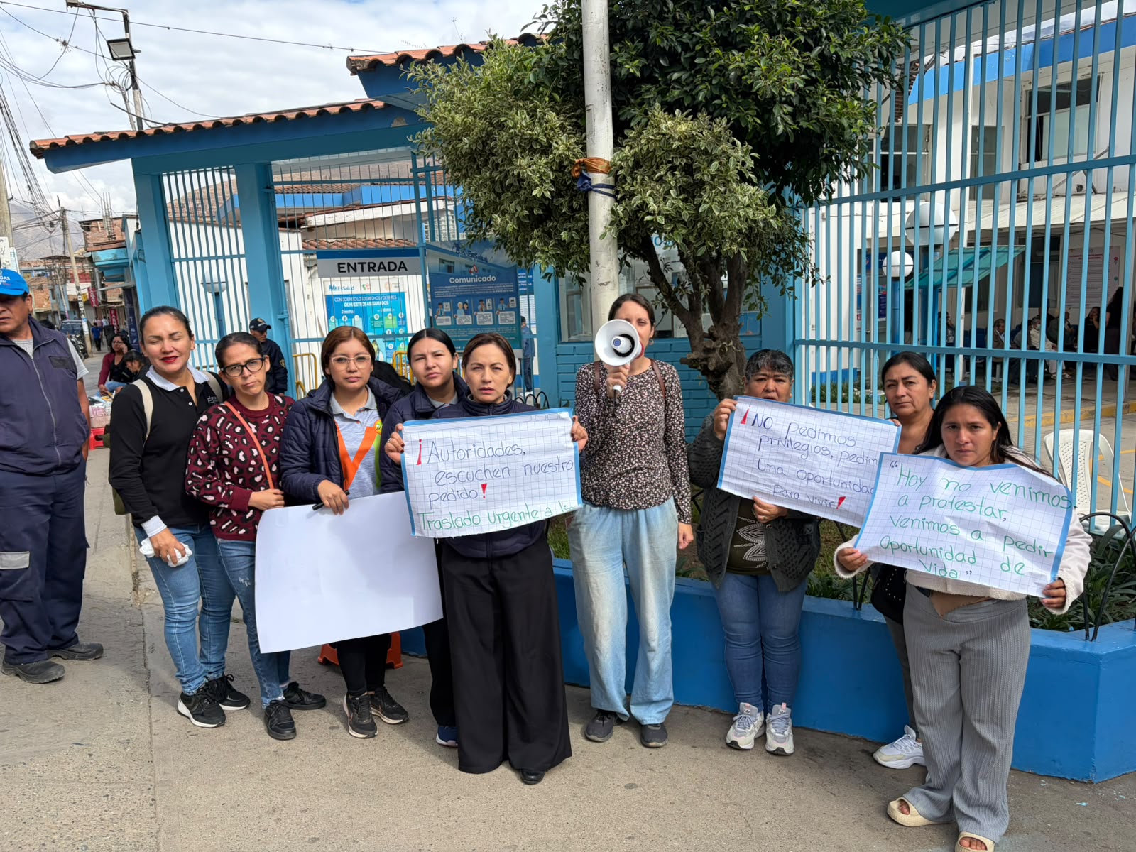 Trasladan al Almenara a niña de siete años; EsSalud aclara que ingresó un día antes al hospital de Huánuco