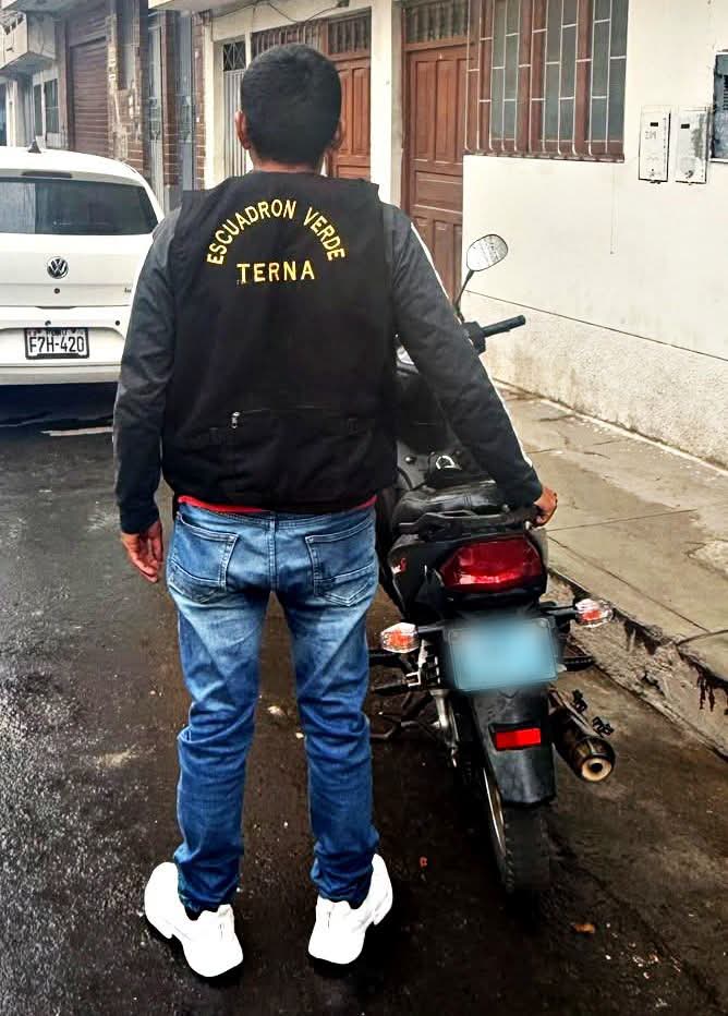 Recuperan motocicleta robada durante operativo policial en prolongación San Martín
