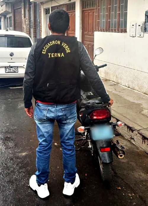 Recuperan motocicleta robada durante operativo policial en prolongación San Martín