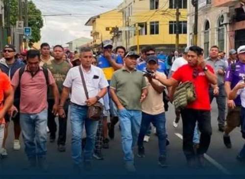 Paro de 72 horas bloquea vías en Loreto por combustible, electricidad y minería ilegal
