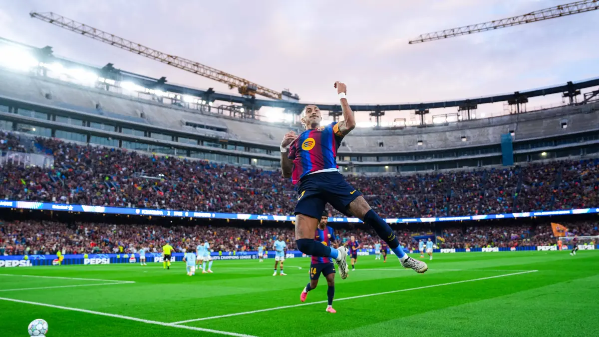 El debate del '9' puro en el Barça: Raphinha se consolida como falso '9'
