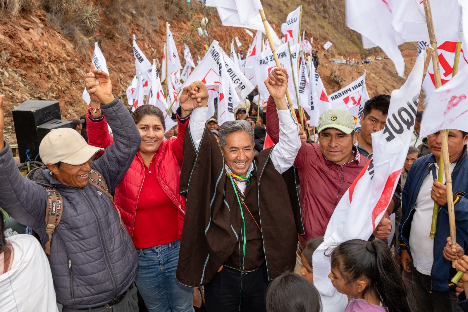 Carretera de más de seis kilómetros conecta comunidades de Churubamba y Santa María del Valle