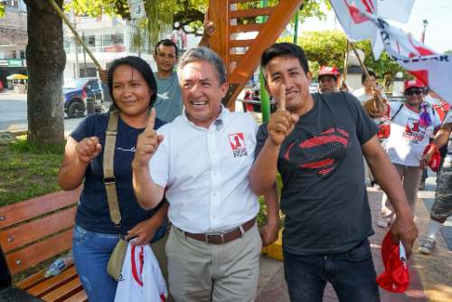 Enrique Pulgar promete impulsar vías agroproductivas durante visita a Cayumba