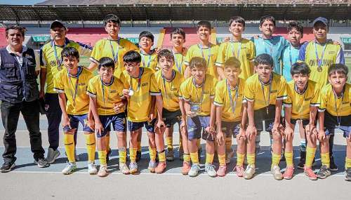 Escolares huanuqueños celebran títulos regionales