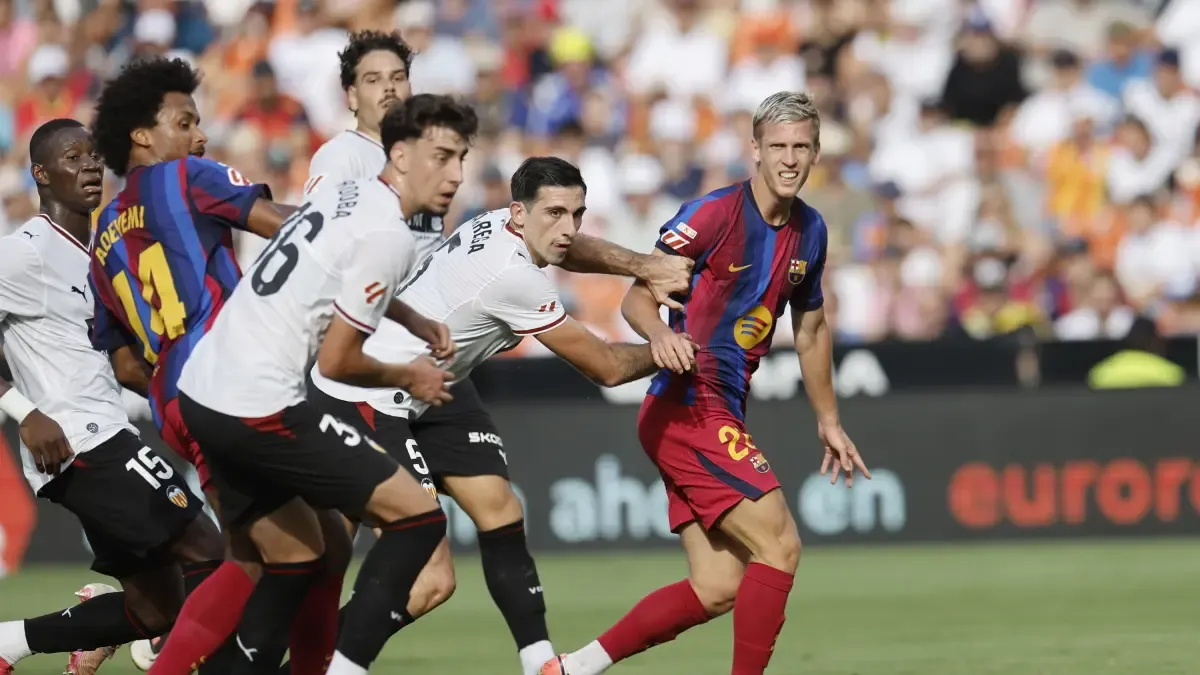 Dani Olmo responde desde el banquillo: dos asistencias en 10 minutos en la goleada del Barça en Mestalla