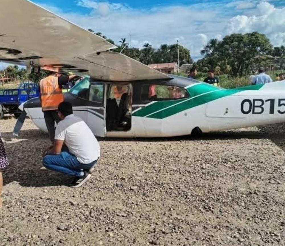 Aeronave se despista durante aterrizaje y sus cuatro ocupantes resultan ilesos
