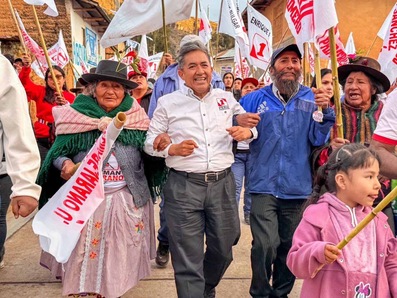 Enrique Pulgar lleva a Huarín propuestas sobre vías, producción y financiamiento