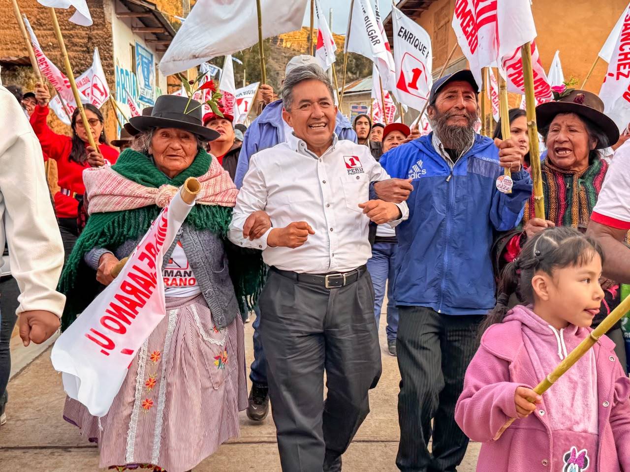 Enrique Pulgar lleva a Huarín propuestas sobre vías, producción y financiamiento