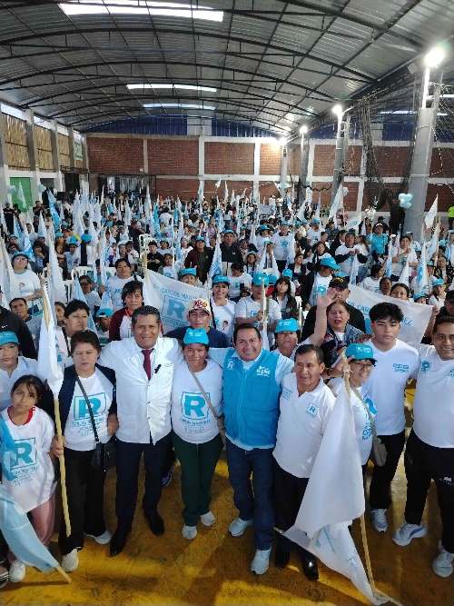 Vivanco acompaña cierres distritales y ofrece riego, tecnología y obras deportivas en Huánuco
