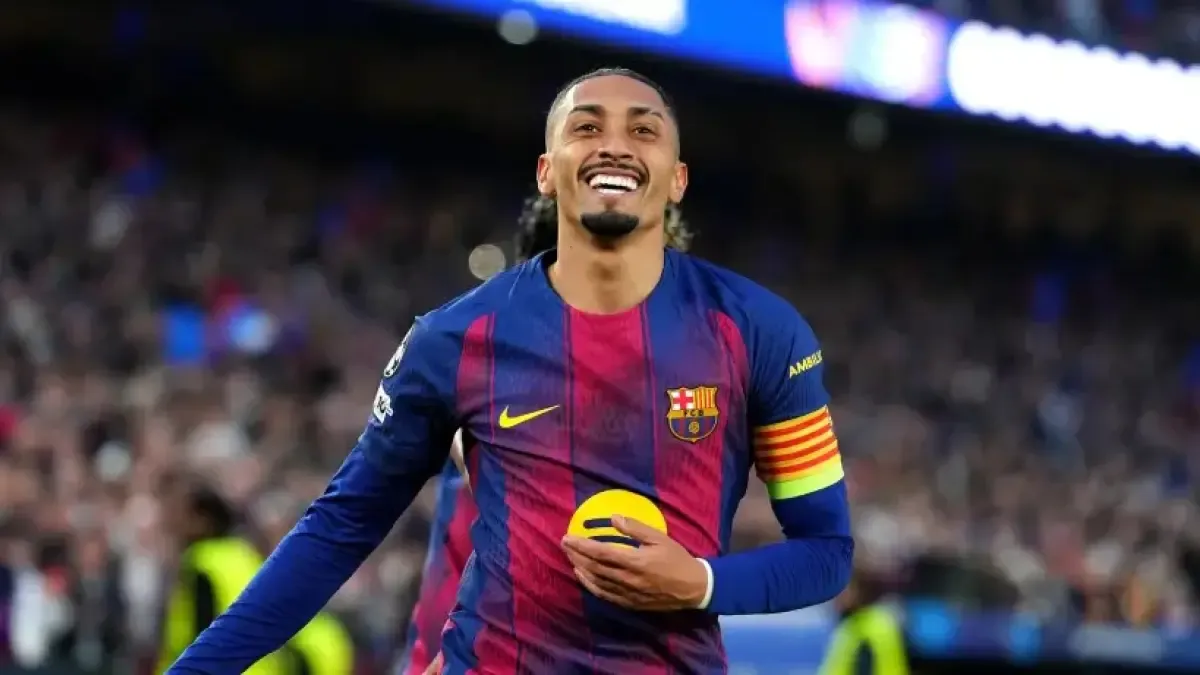 Raphinha lidera el Fantasy tras su triplete al Sevilla: 108 puntos en siete jornadas