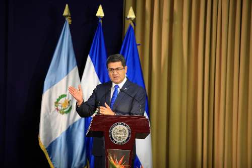Justicia de Honduras desestima cargos de corrupción contra expresidente indultado por Trump