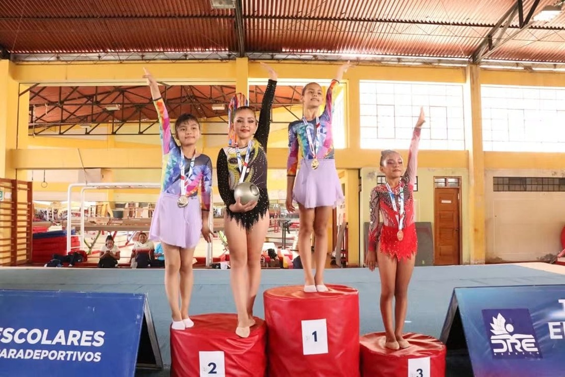 Huánuco domina la gimnasia escolar