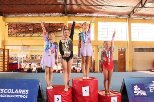 Huánuco domina la gimnasia escolar