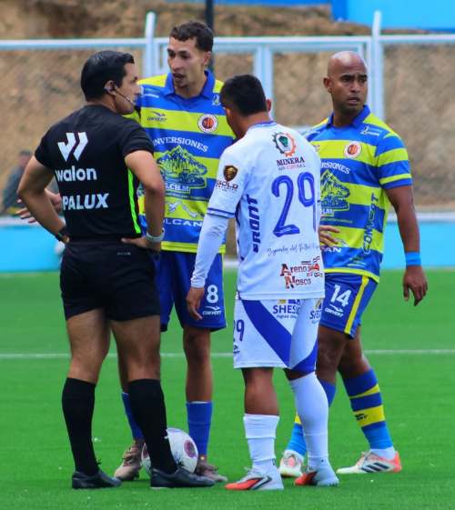 Reclamo de Santos sacude la Liga 2
