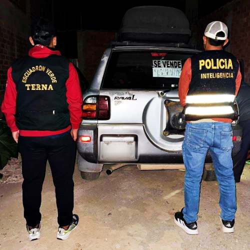 Policías encubiertos recuperan camioneta Toyota RAV4 buscada por hurto