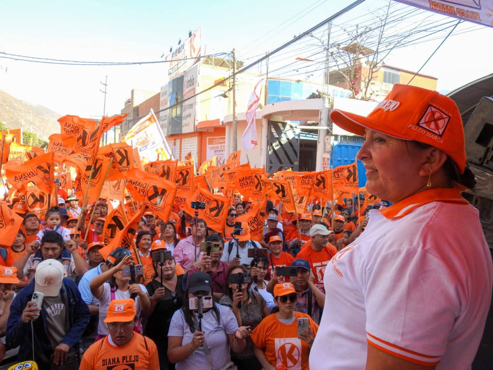 Diana Plejo busca volver a Pillco Marca como autoridad y promete pavimentar toda Cayhuayna