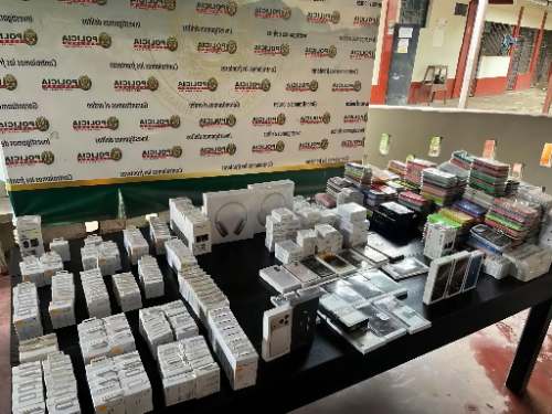 Golpe al comercio ilegal: incautan más de S/120 mil en celulares y detienen a cuatro
